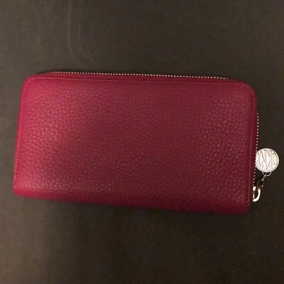 Brand new DKNY leather wallet - Picture 2 of 5